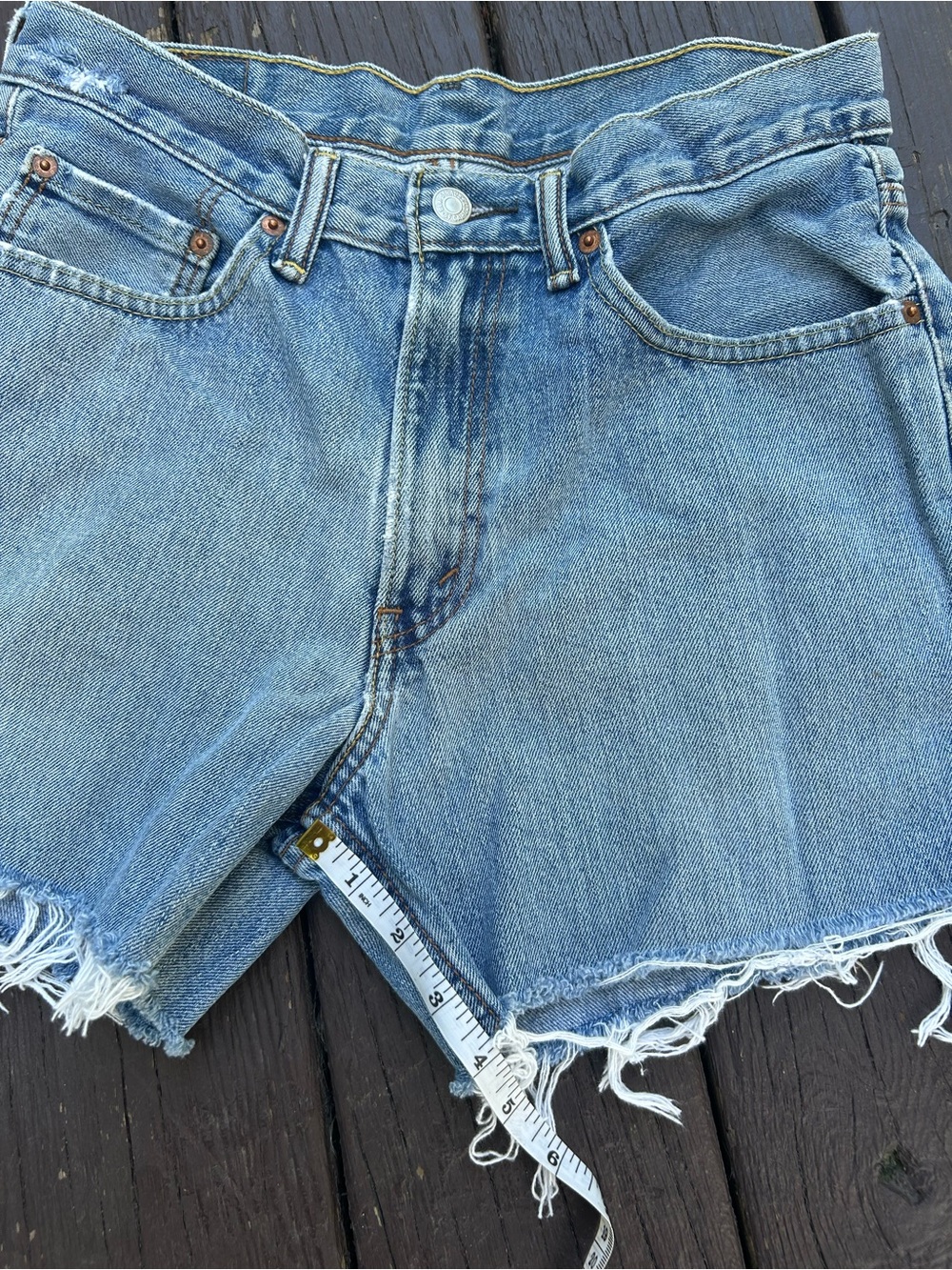 Vintage Levi's 550 Shorts - Picture 7 of 7